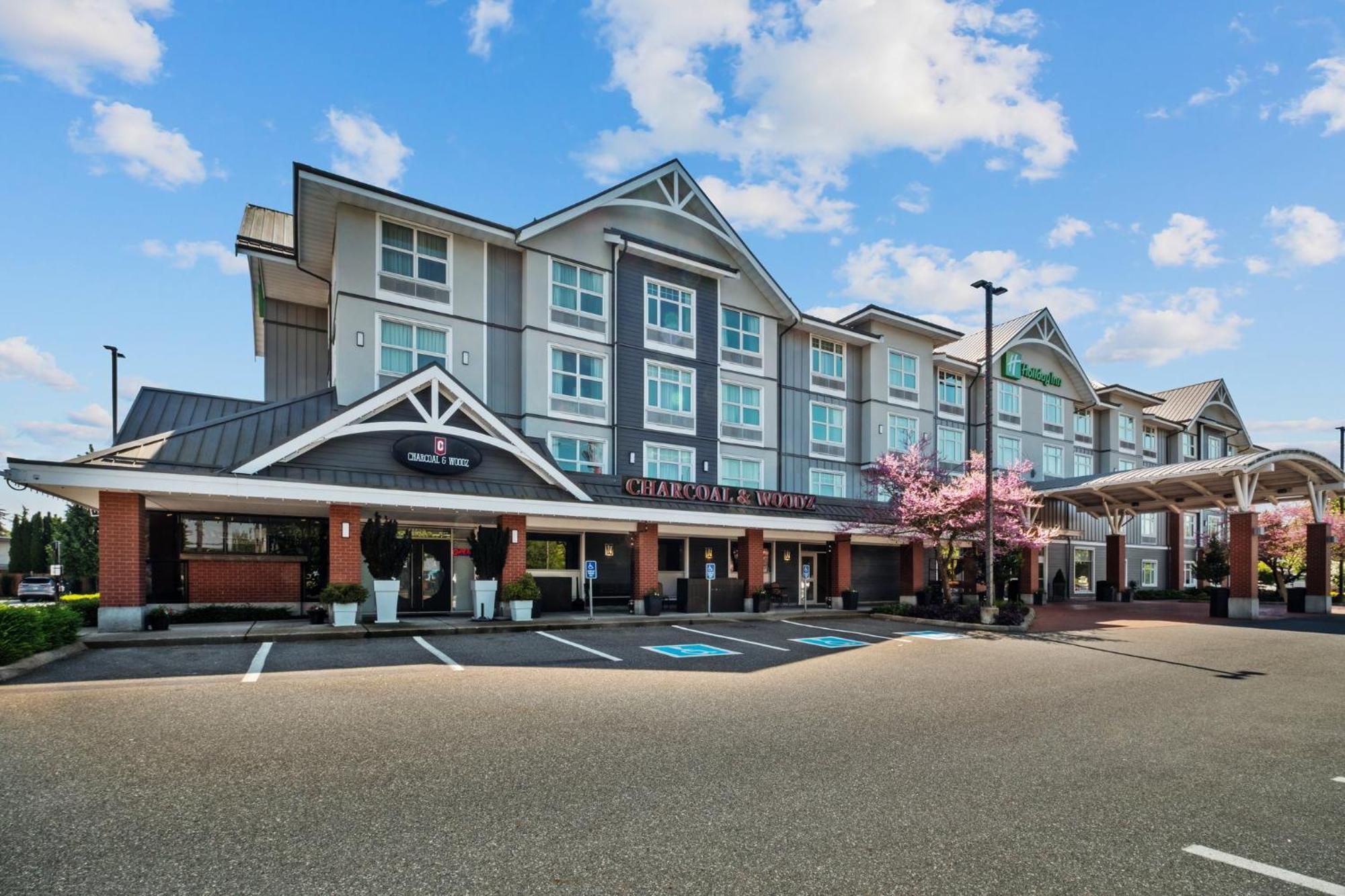 Holiday Inn Hotel & Suites Surrey East - Cloverdale By Ihg Exterior foto